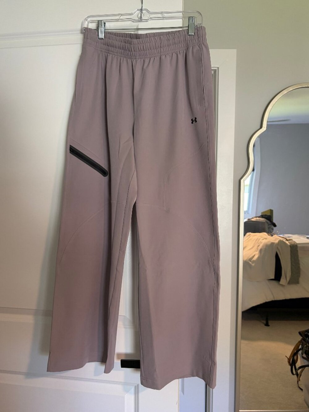 Under Armour Light Lavender/Cream High Waisted Joggers size Medium